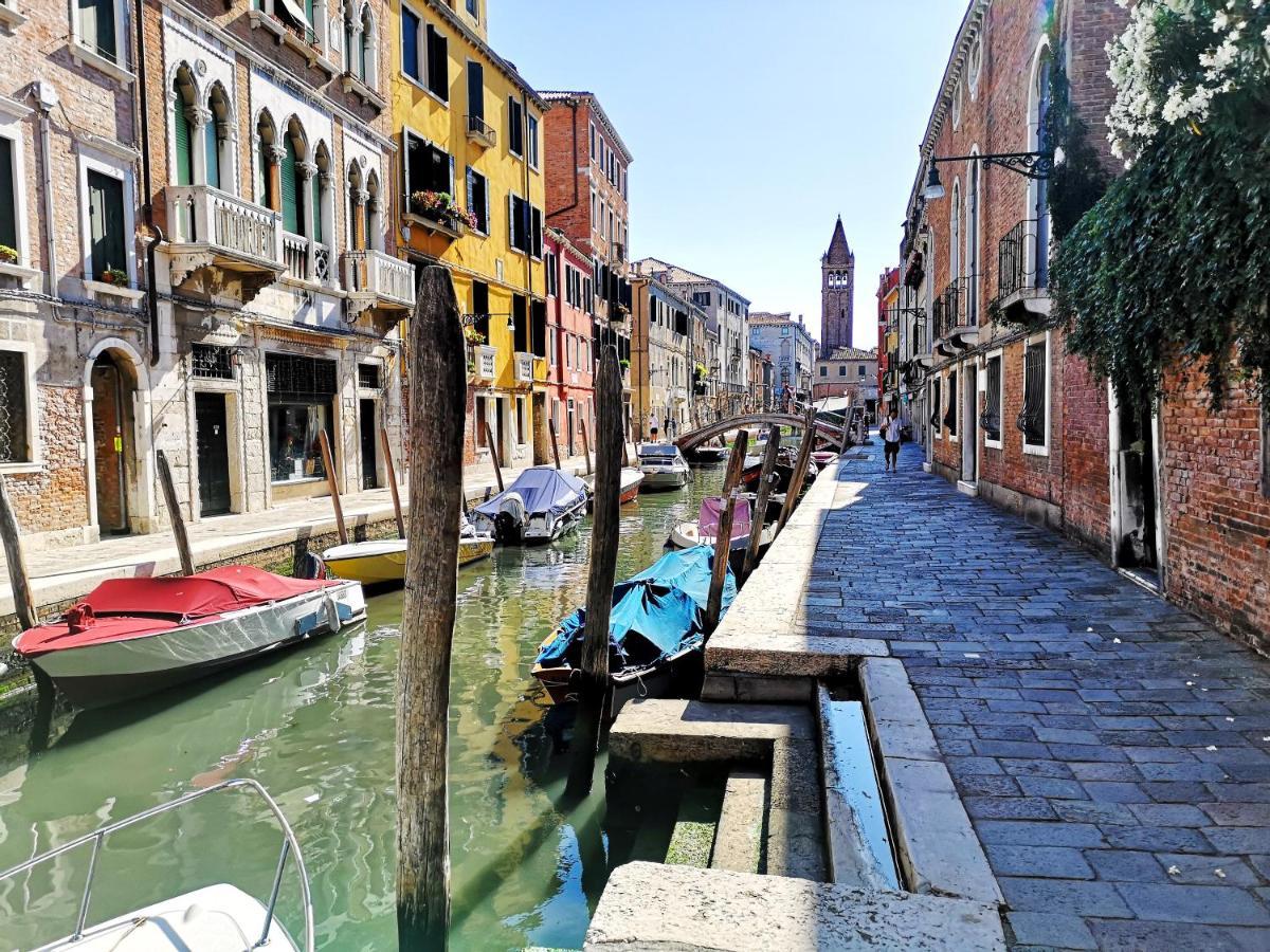 Gorgeous Venetian With Canal View Apartament *