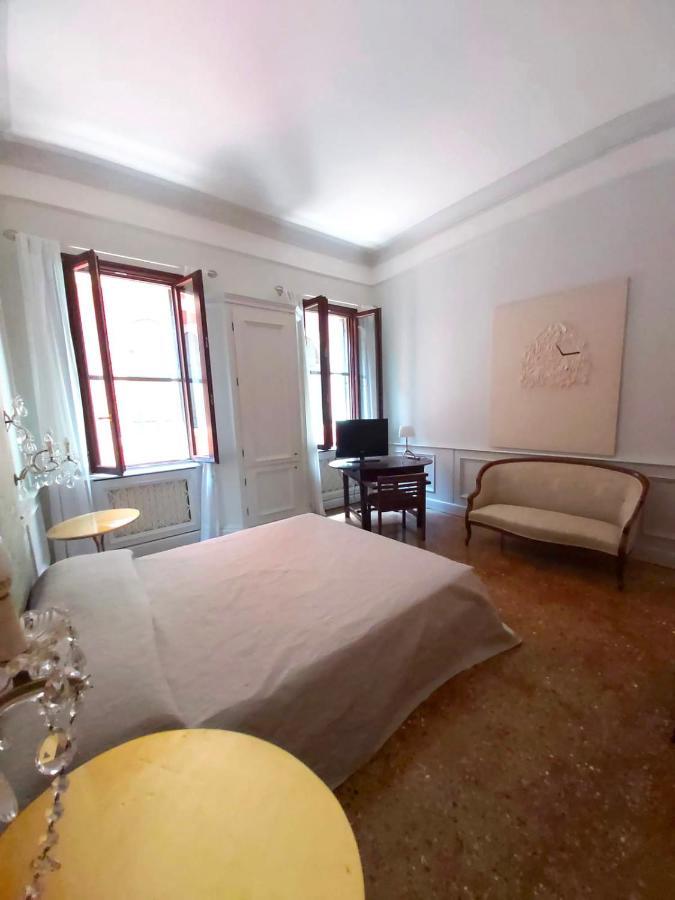Gorgeous Venetian With Canal View Apartament Wenecja